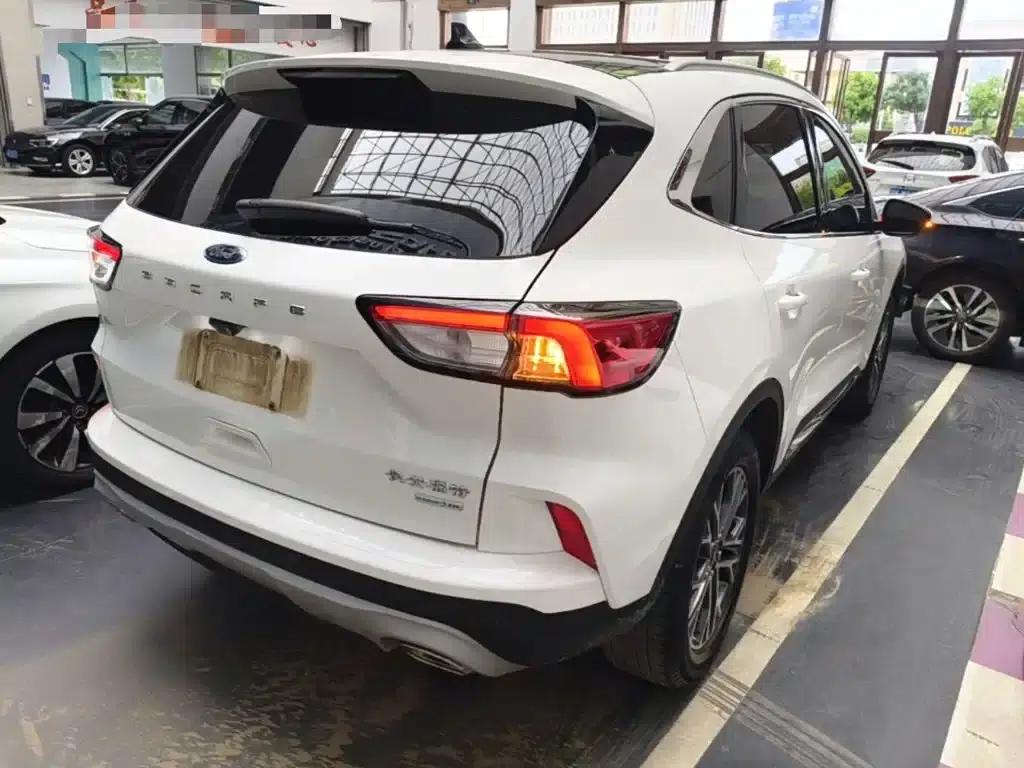 Escape 2020 EcoBoost 245 2WD Premium Edition — миниатюра 7