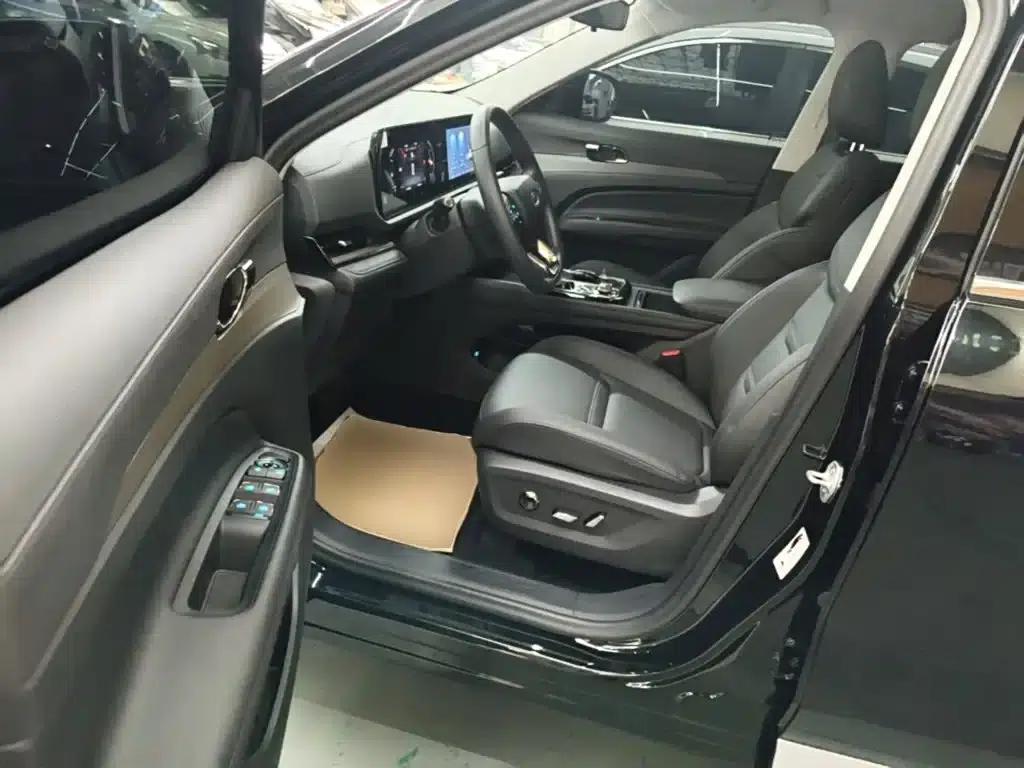 2022 EcoBoost 170 Platinum Edition — миниатюра 12