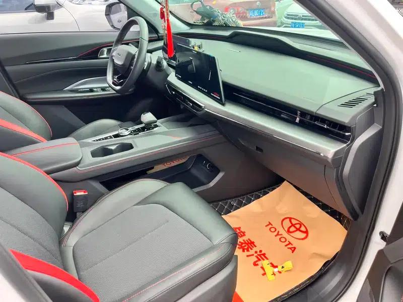 Changan Oushang Z6 2022 Blue Whale 1.5T DCT Smart Supreme Edition — миниатюра 8