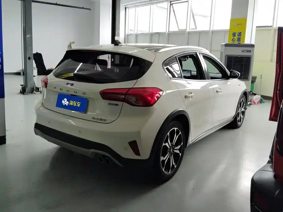 2020 Ford Focus Active EcoBoost 180 Automatic Sport Edition — миниатюра 3