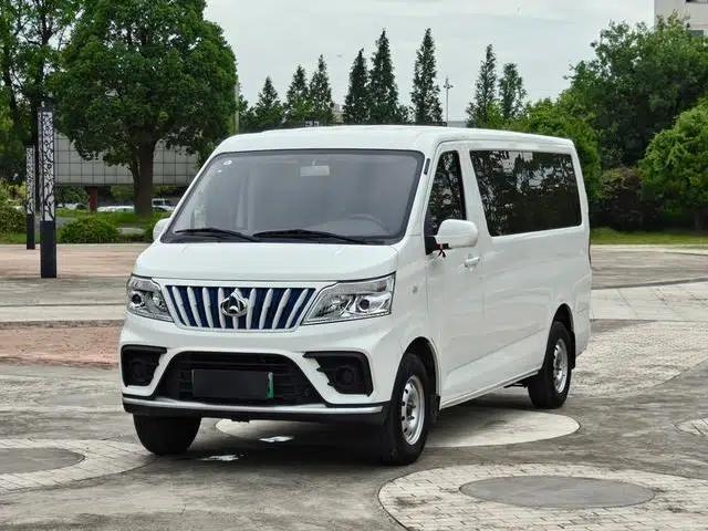 Ruixing EM80 2024 Comfort Model, Hatchback Door, 6 Seats, 270km Range, 41.86kWh