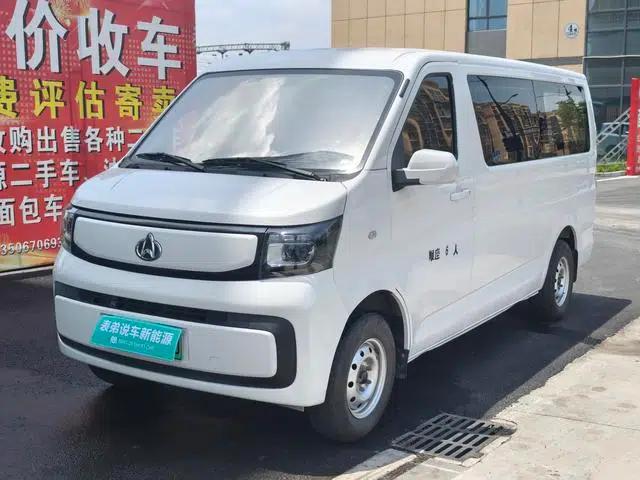 Ruixing EM80 2025 Wealth Edition Passenger Edition Comfort 6-seater 300km/h Double Door 70kW