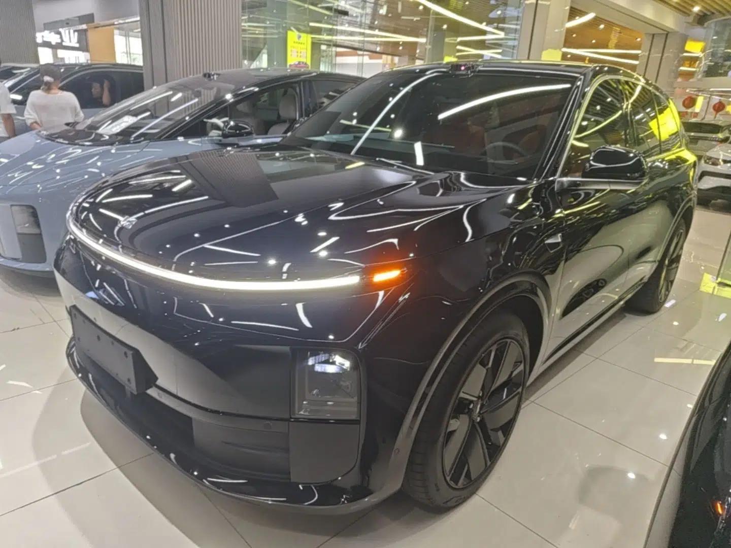 Li Auto L6 2025 Max Smart Refresh Edition — миниатюра 1