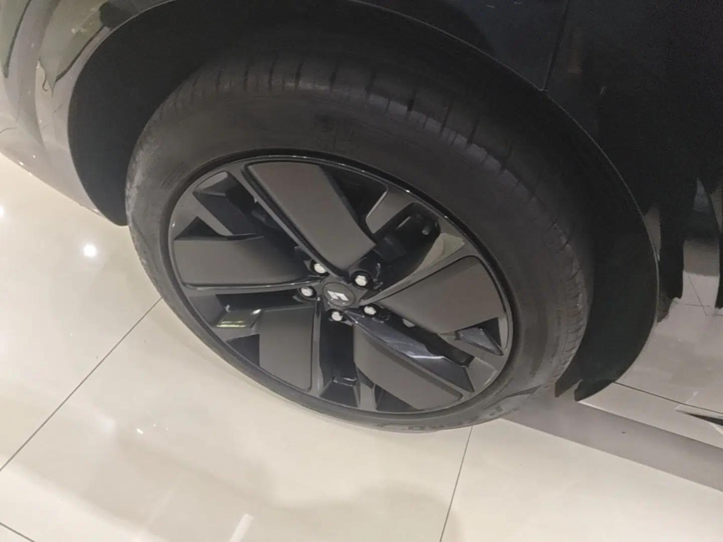 Li Auto L6 2025 Max Smart Refresh Edition — миниатюра 11