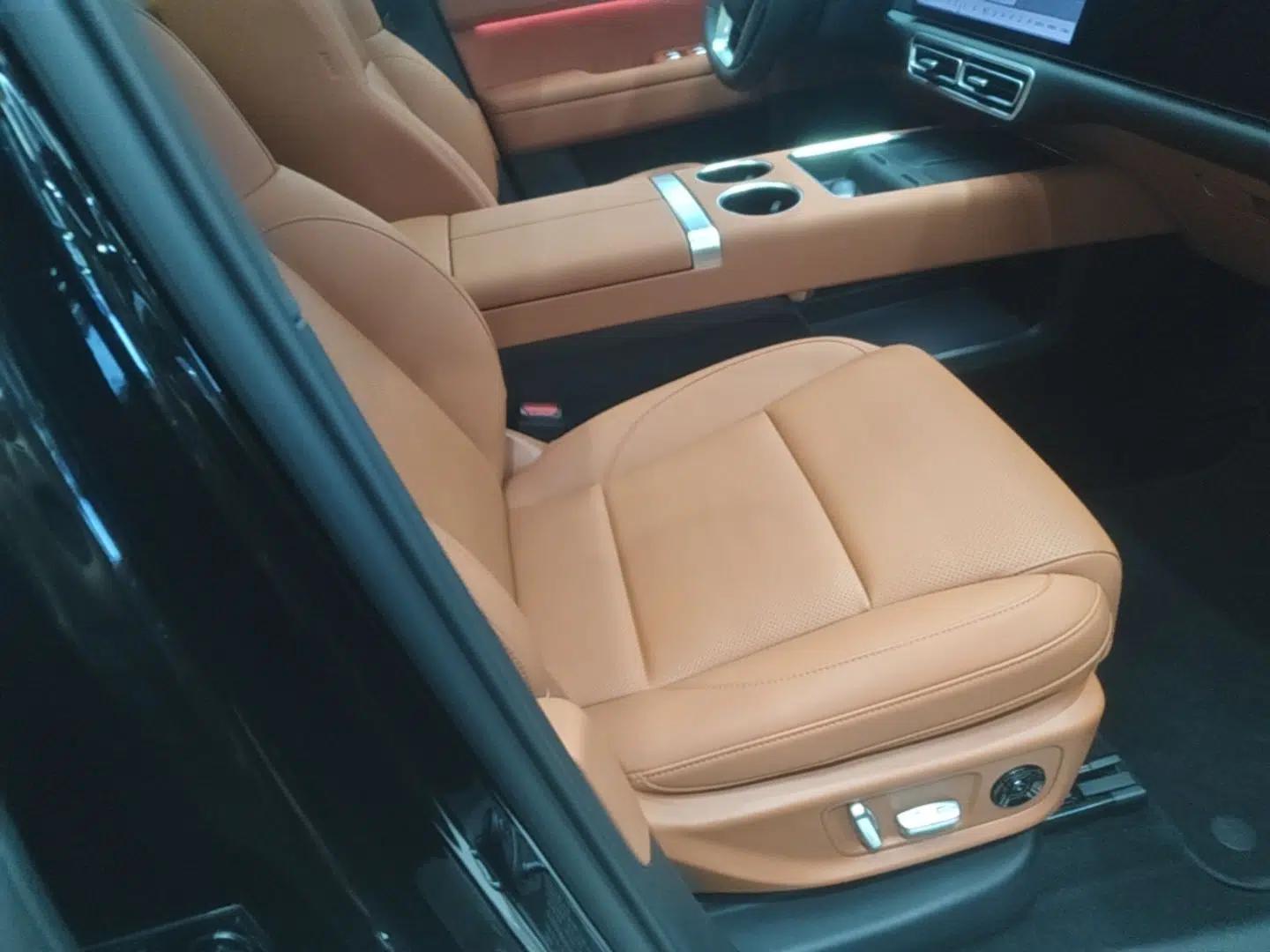 Li Auto L6 2025 Max Smart Refresh Edition — миниатюра 19