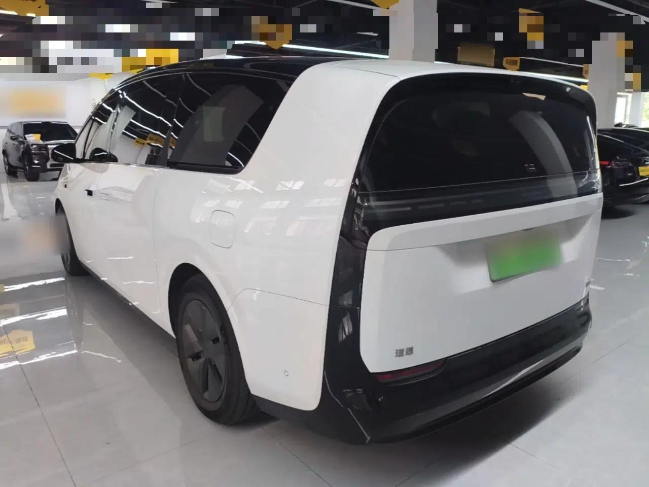 Li Auto MEGA 2025 Home Family Special Edition — миниатюра 13
