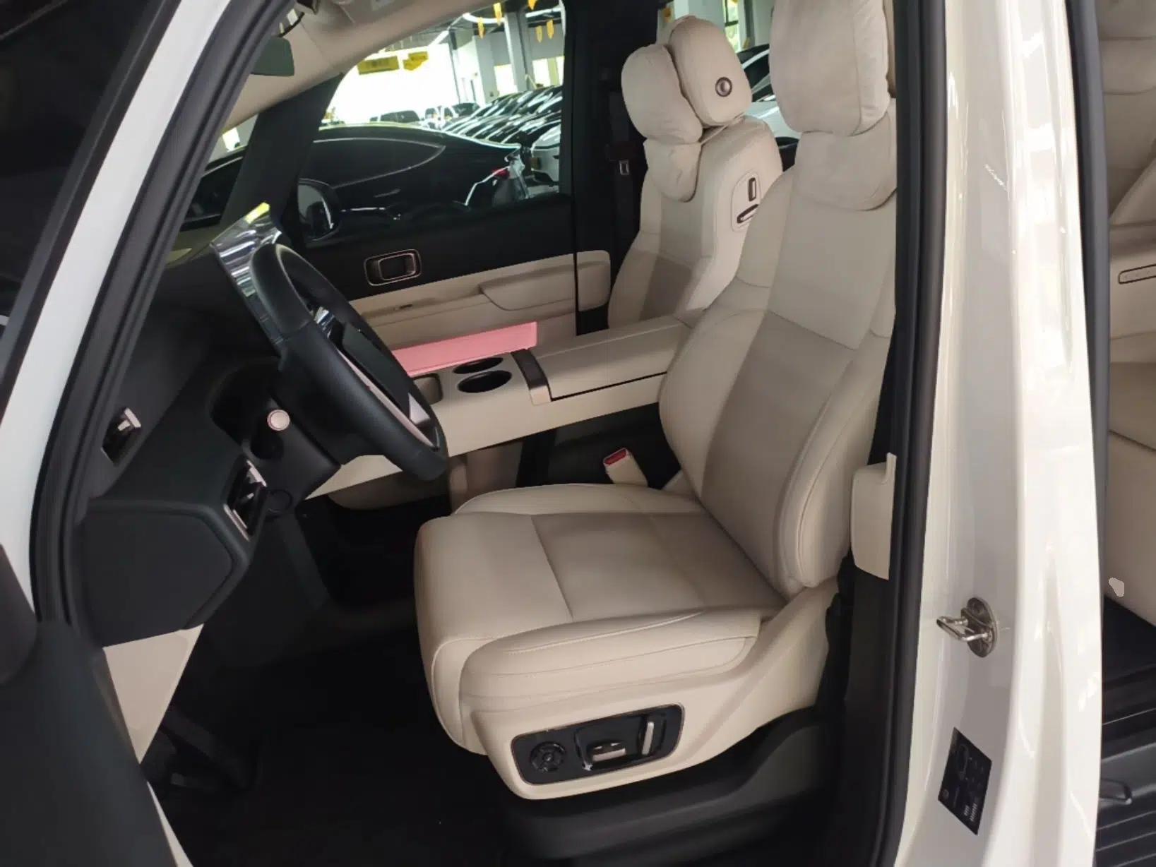 Li Auto MEGA 2025 Home Family Special Edition — миниатюра 22