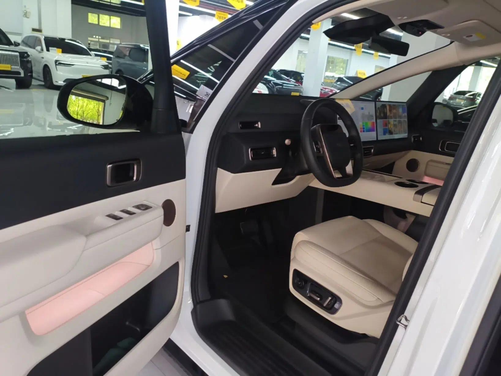 Li Auto MEGA 2025 Home Family Special Edition — миниатюра 23