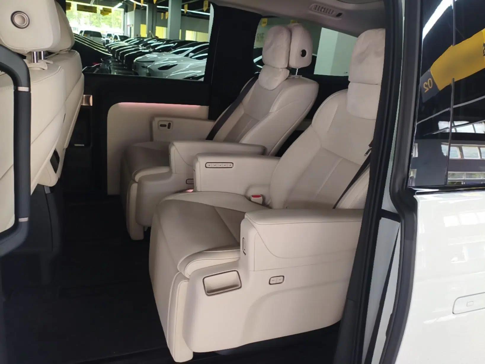 Li Auto MEGA 2025 Home Family Special Edition — миниатюра 25