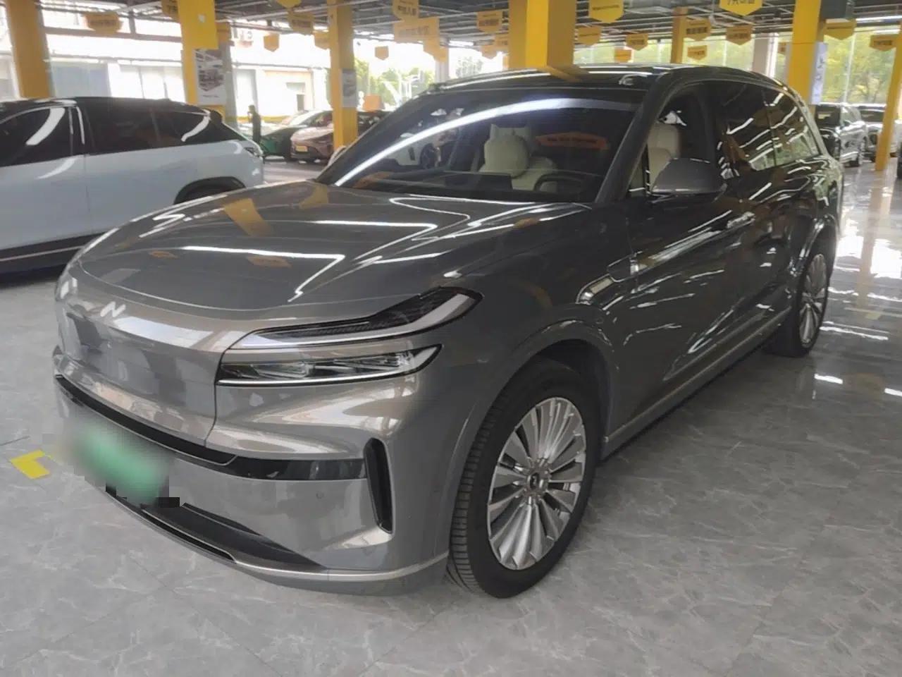 ONVO Luxeed L90 2025 Model—Ultra Six-Seater Version — миниатюра 1