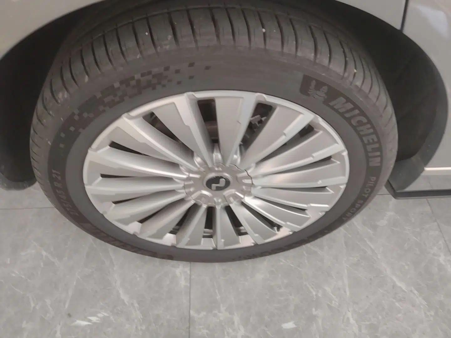 ONVO Luxeed L90 2025 Model—Ultra Six-Seater Version — миниатюра 11