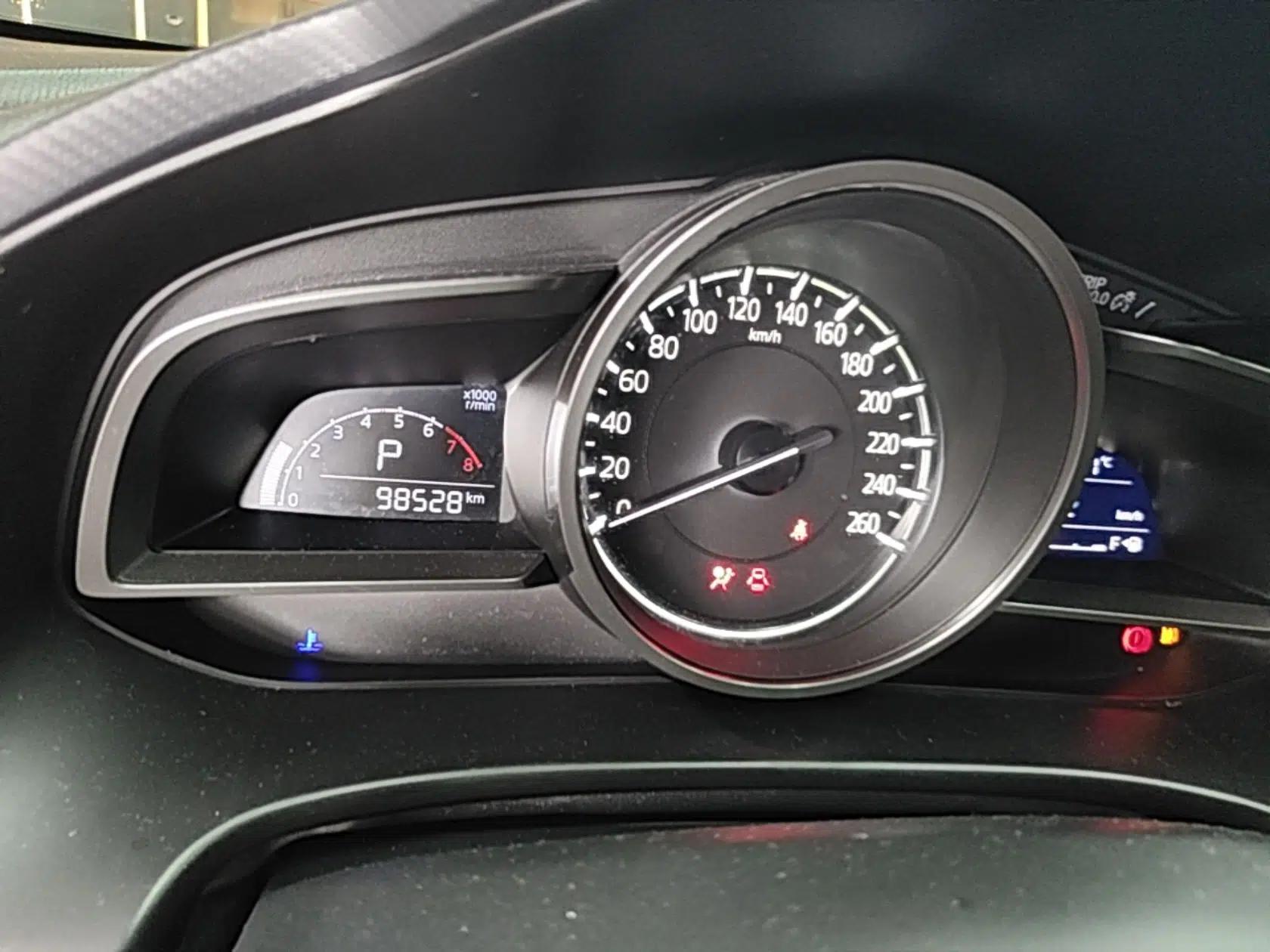 Mazda 3 Axela 2017 Sedan 1.5L Automatic Comfort Model Emission Standard China V — миниатюра 14