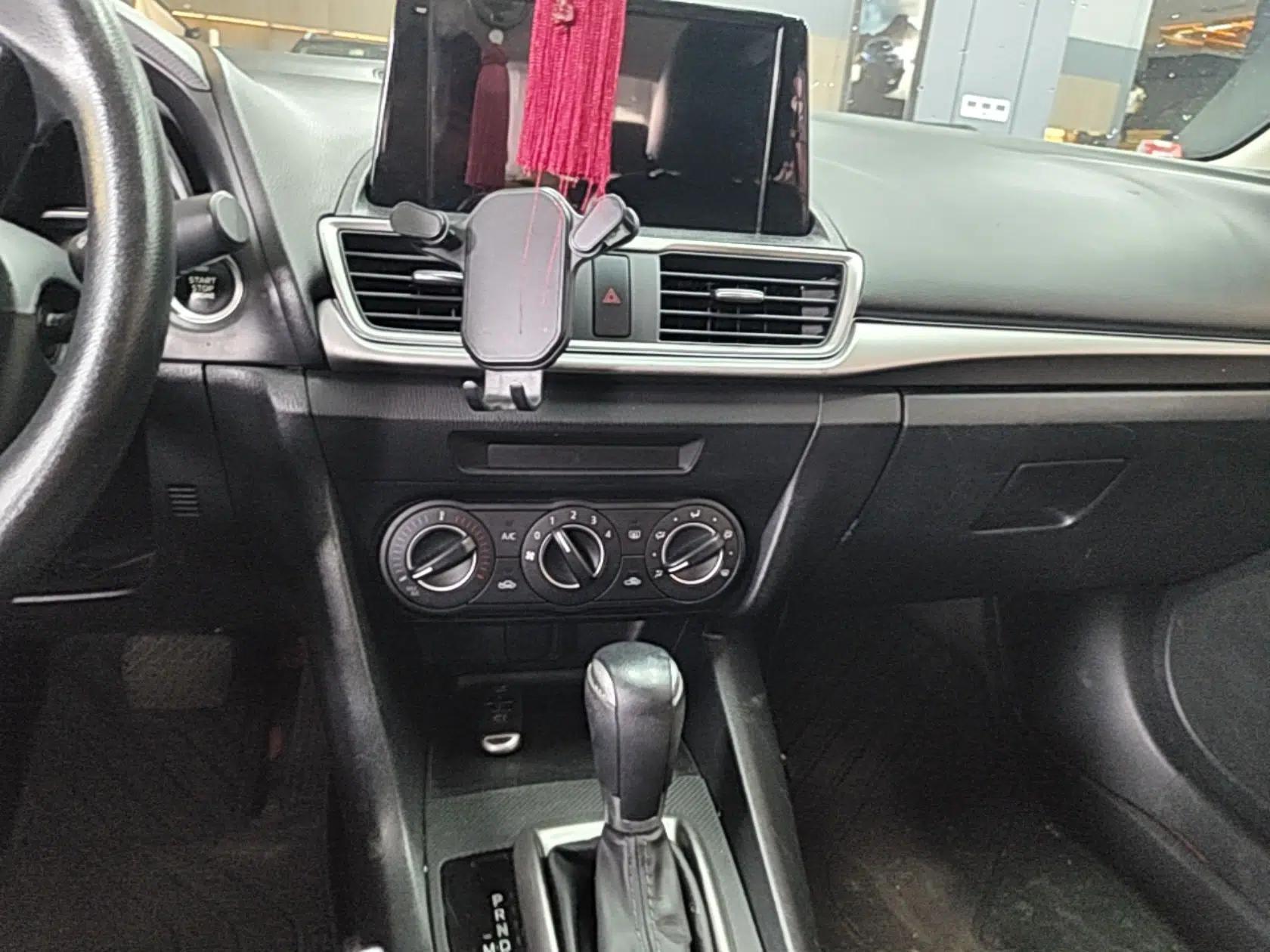 Mazda 3 Axela 2017 Sedan 1.5L Automatic Comfort Model Emission Standard China V — миниатюра 15