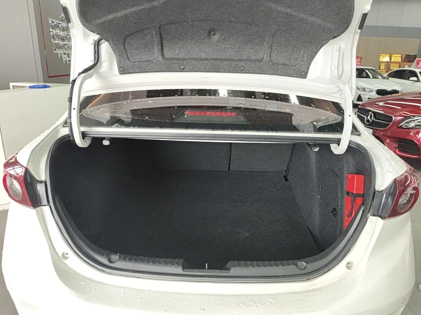 Mazda 3 Axela 2017 Sedan 1.5L Automatic Comfort Model Emission Standard China V — миниатюра 22