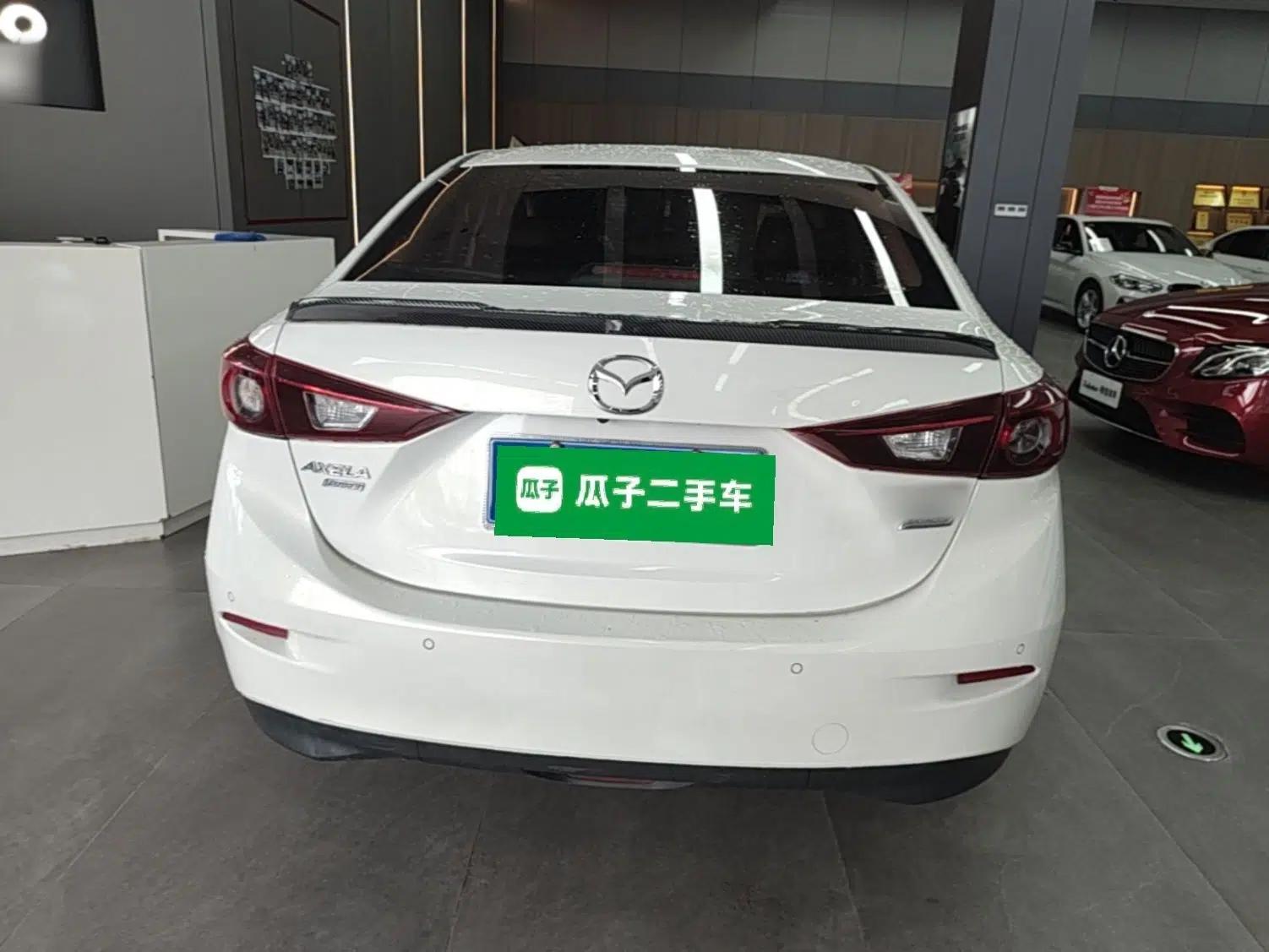 Mazda 3 Axela 2017 Sedan 1.5L Automatic Comfort Model Emission Standard China V — миниатюра 5