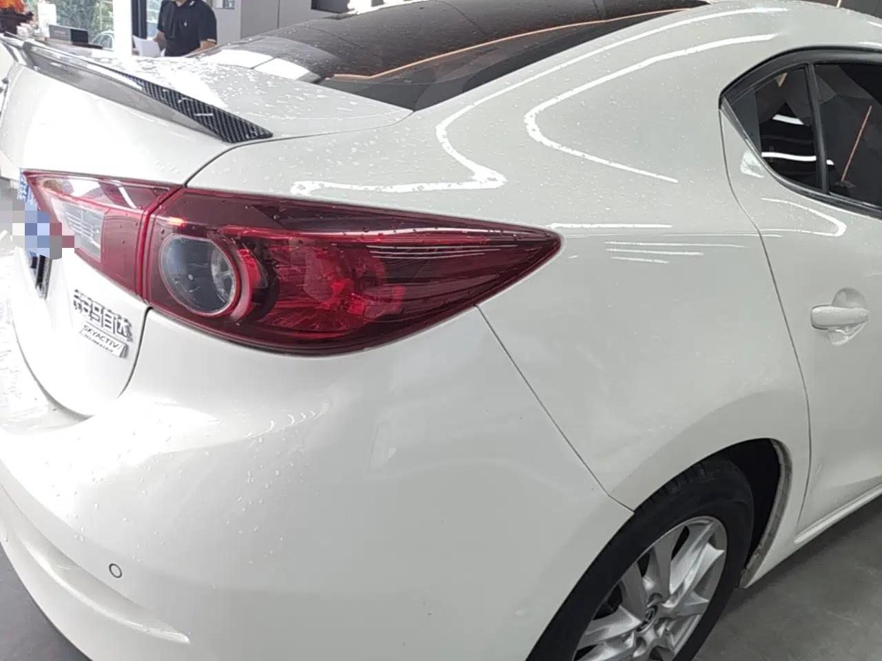Mazda 3 Axela 2017 Sedan 1.5L Automatic Comfort Model Emission Standard China V — миниатюра 9