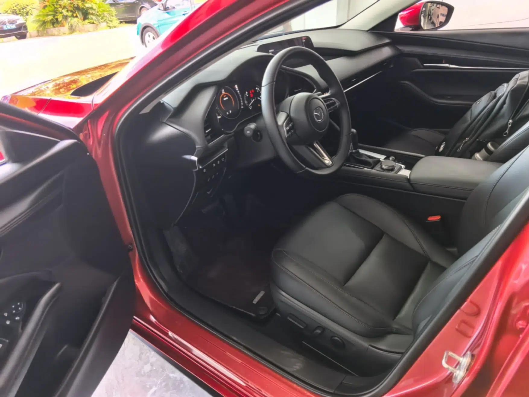 Mazda 3 Axela 2023 2.0L Automatic ZhiZhen Edition — миниатюра 18