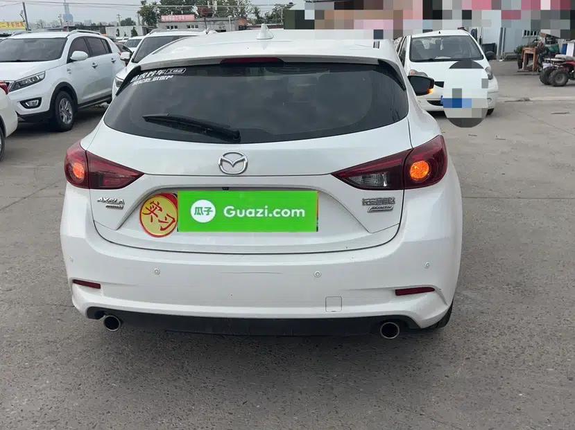 Mazda 3 Axela 2017 Hatchback 2.0L Automatic Sport Model China VI Standard — миниатюра 4