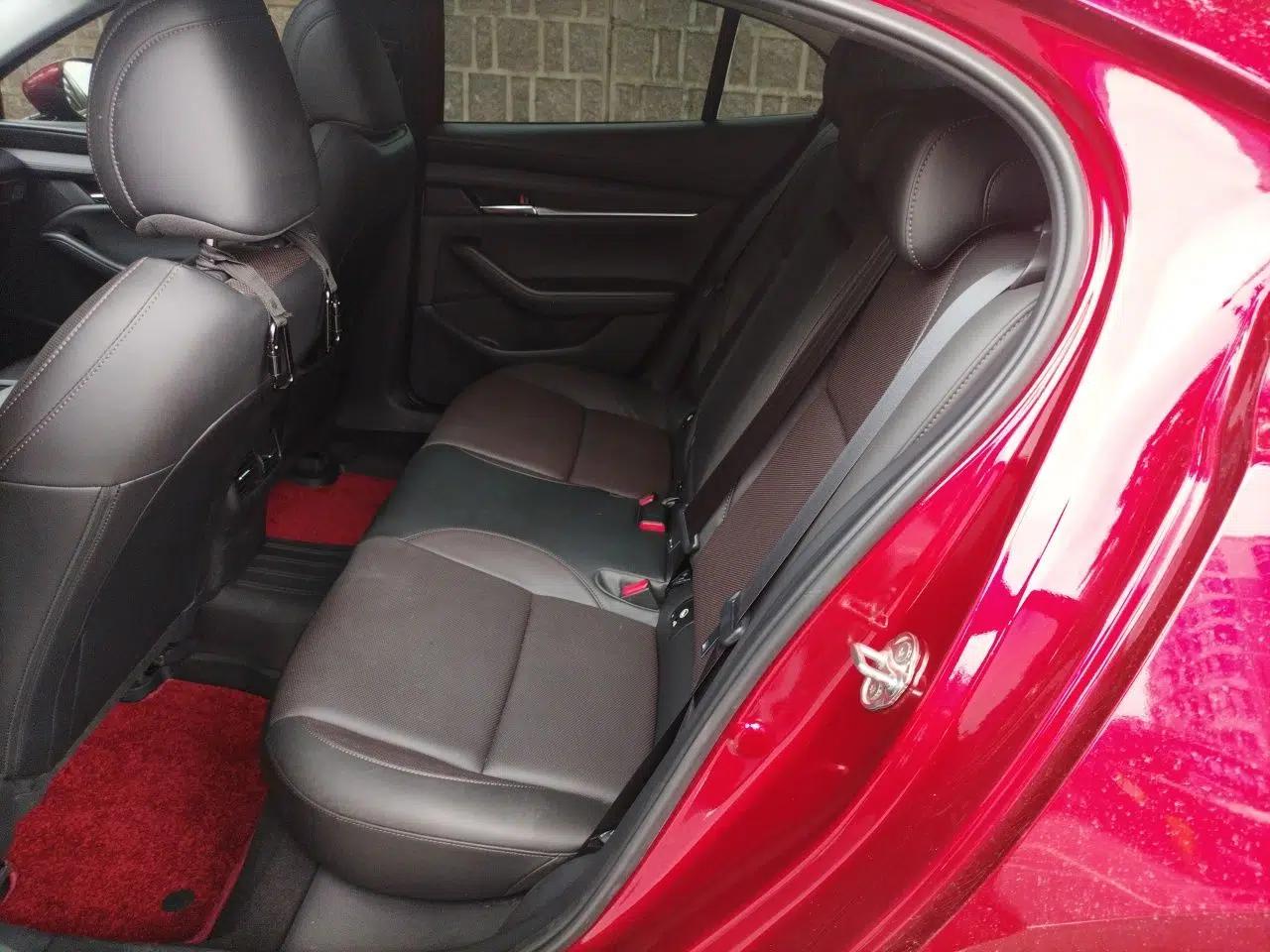 Mazda 3 Axela 2023 2.0L Automatic Zhiya Edition — миниатюра 17