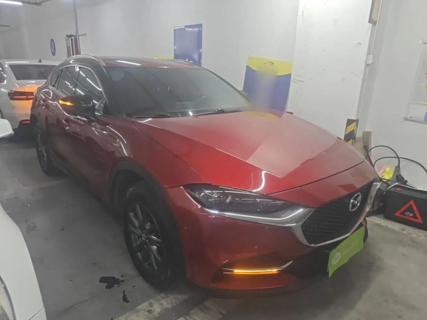 Mazda CX-4 2021 2.0L Automatic Two-Wheel Drive Blue Sky Luxury Edition — миниатюра 3