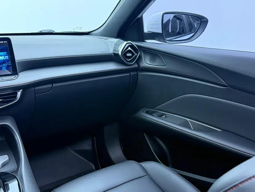 MG 5 2025 300TGI Global Flagship Edition — миниатюра 42