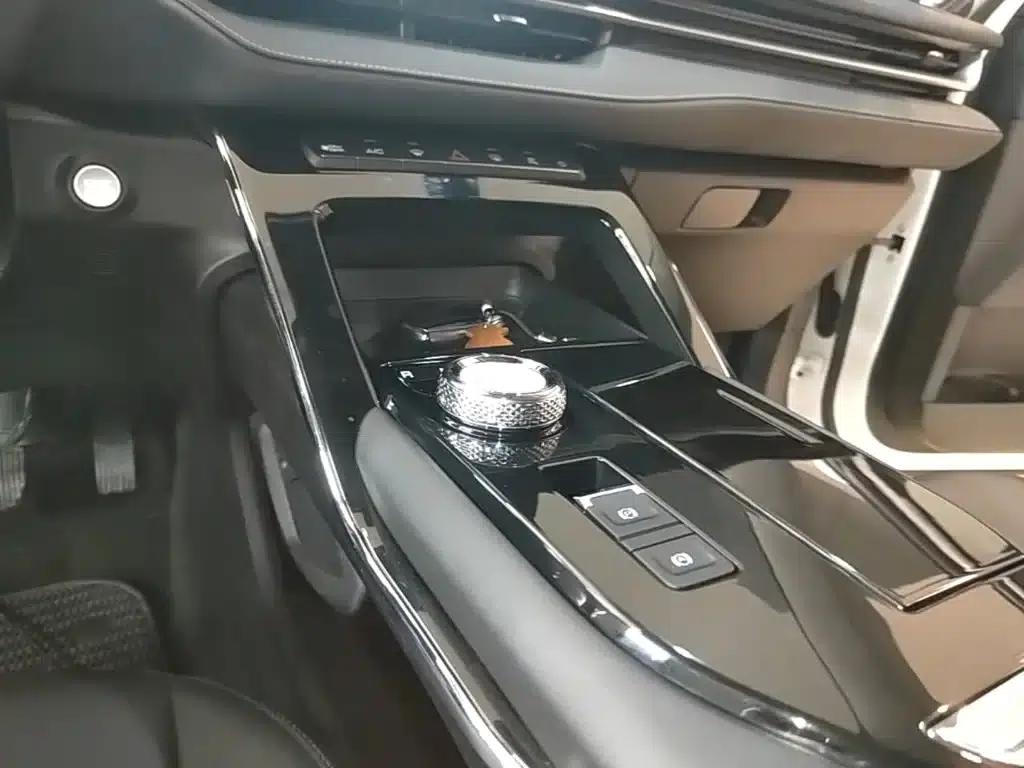 Haval H6 2021 Model, Third Generation, 2.0T Automatic Two-Wheel Drive Max — миниатюра 14