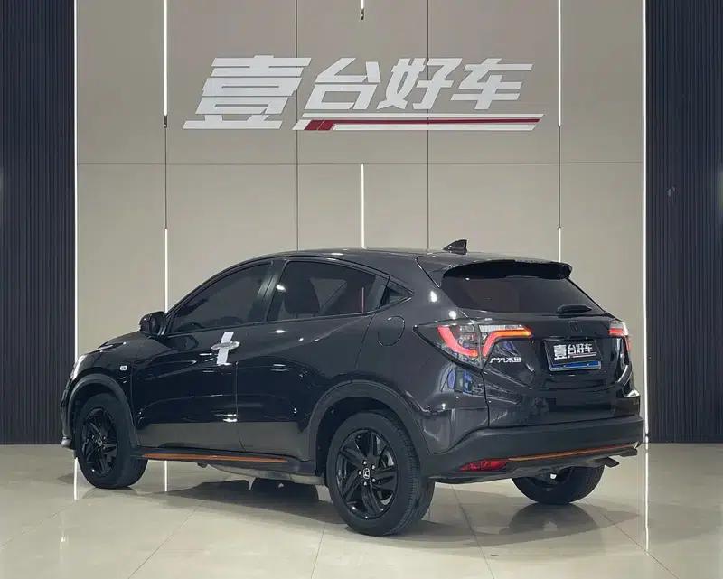 Vezel 2022 1.5L CVT Phantom Night Pioneer Edition — миниатюра 4
