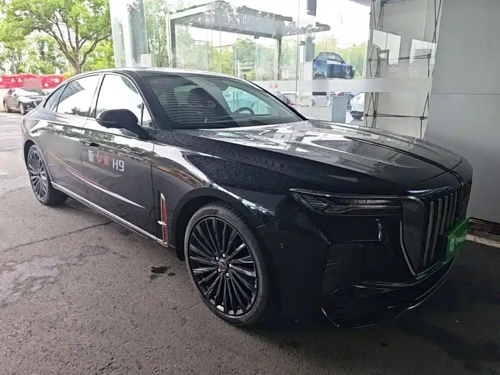 Hongqi H9 2025 2.0T 2WD Flagship Private Fashion Edition 5-seater — миниатюра 4
