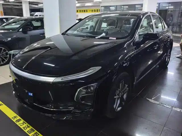 Hongqi E-QM5 2025 Model 610km Plus