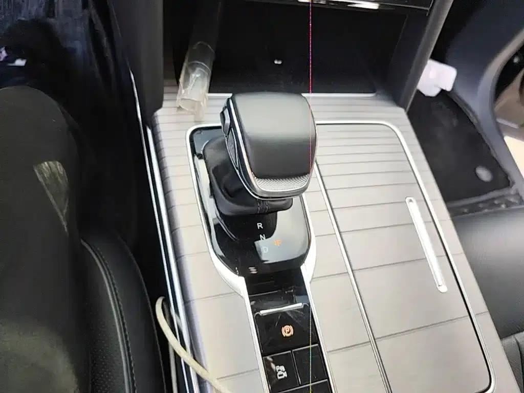 Hongqi HS7 PHEV 2024 2.0T PHEV 4WD Flagship Edition 7-seater — миниатюра 14