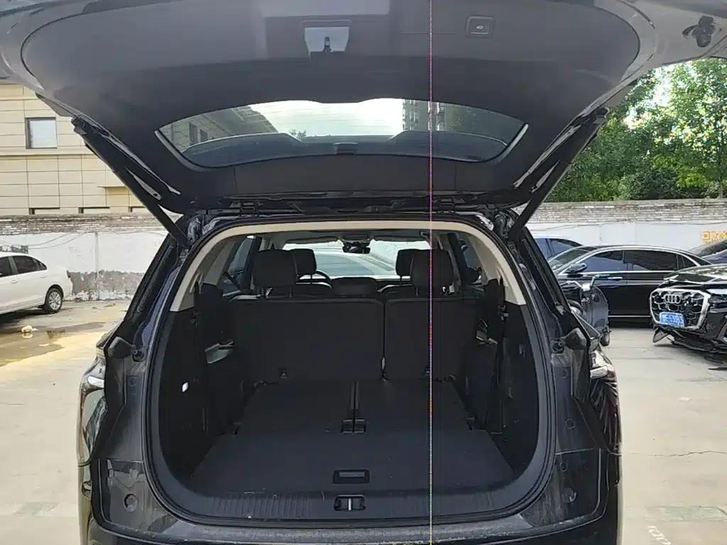 Hongqi HS7 PHEV 2024 2.0T PHEV 4WD Flagship Edition 7-seater — миниатюра 19