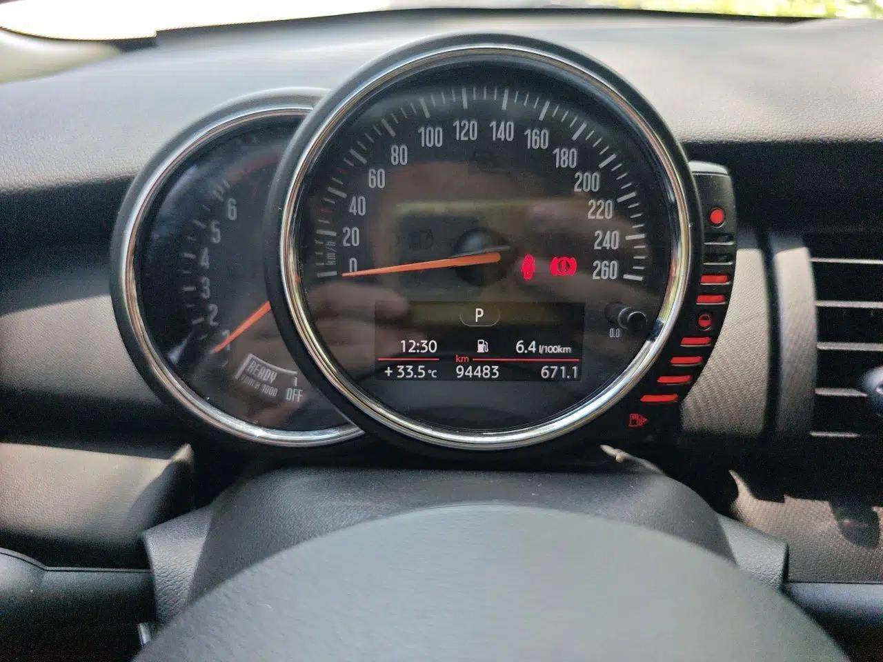 MINI 2016 1.2T ONE Pioneer Edition — миниатюра 11