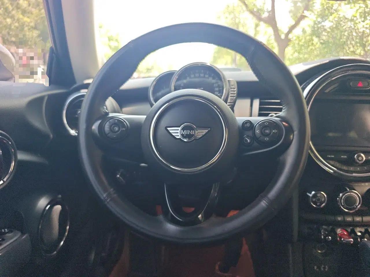 MINI 2016 1.2T ONE Pioneer Edition — миниатюра 10