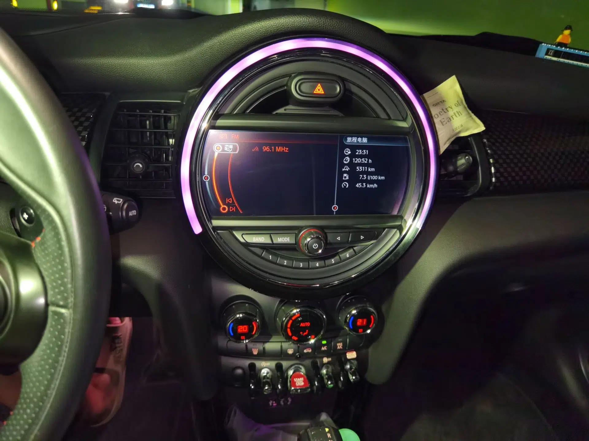 MINI 2016 2.0T COOPER S Pioneer Edition — миниатюра 13