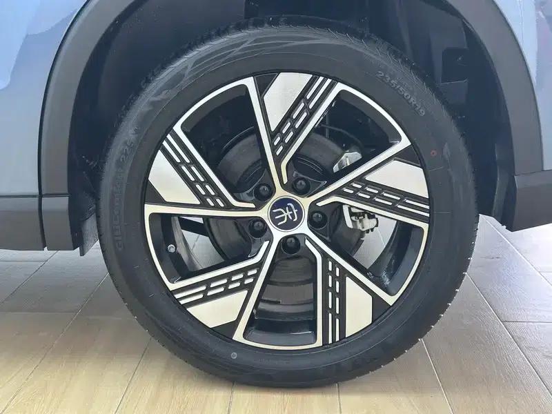 Song Pro DM 2023 DM-i Champion Edition 110km Excellent Model — миниатюра 9