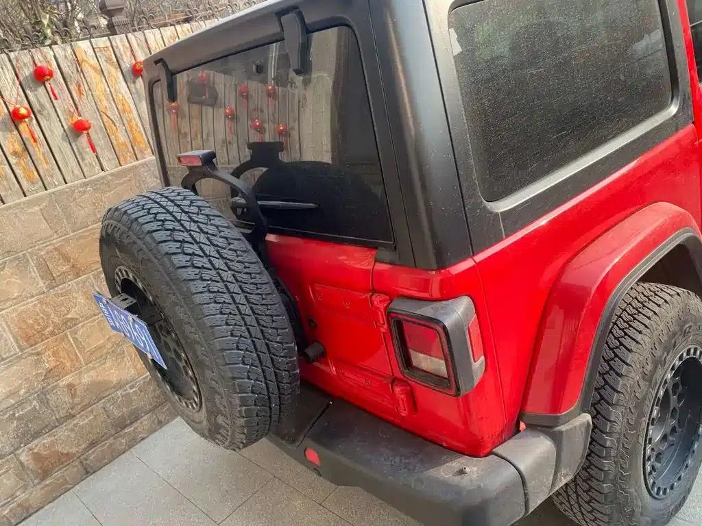 2021 Jeep Wrangler 2.0T Sahara Two-Door — миниатюра 3
