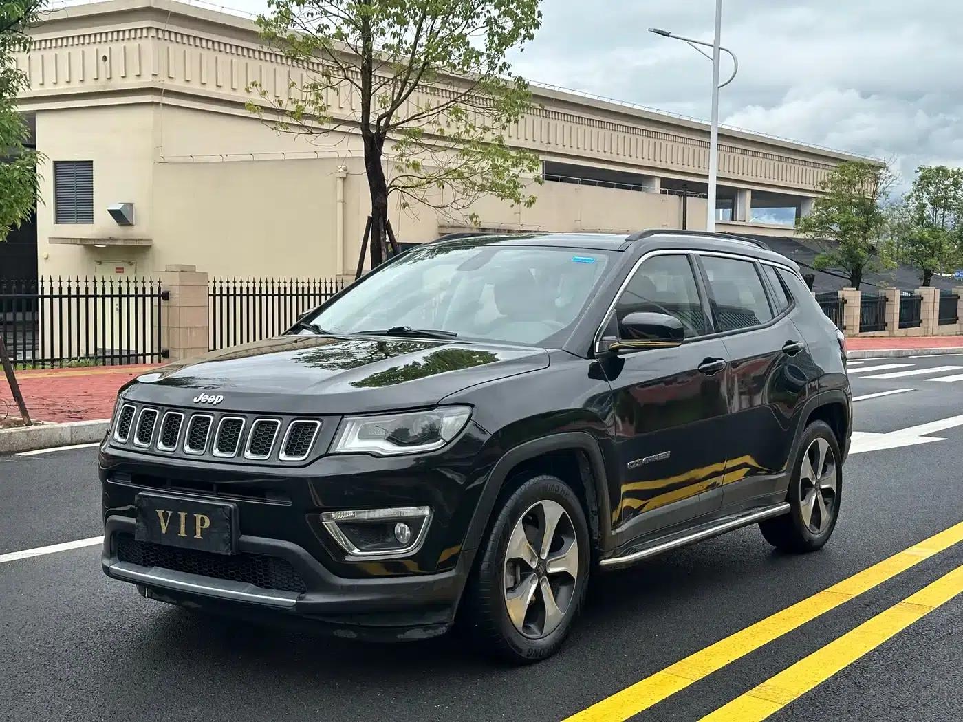 Compass 2017 200T Automatic Premium Edition — миниатюра 1