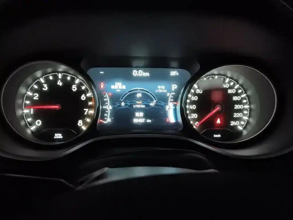 Compass 2019 200T Automatic Home Enjoyment - Connected Large Screen Edition — миниатюра 4