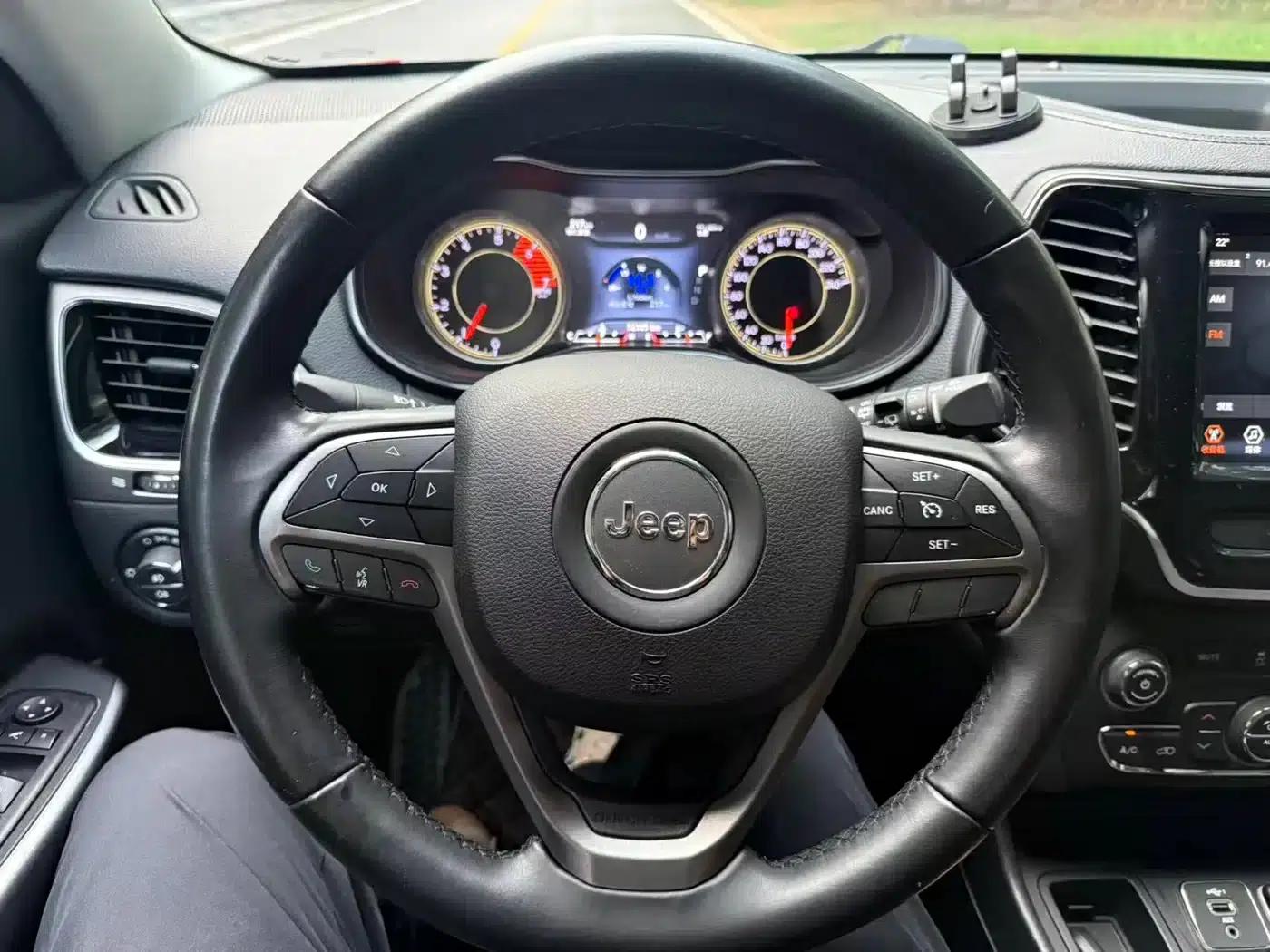 Jeep Cherokee 2020 2.0T 2WD Leading Edition — миниатюра 11