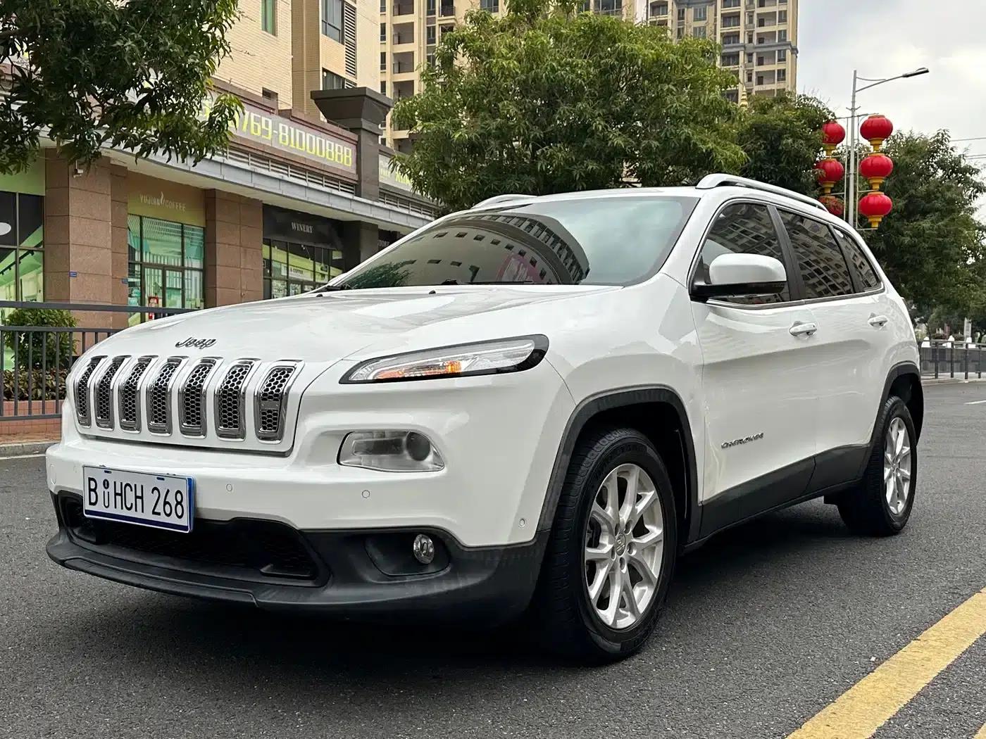 Jeep Cherokee 2016 2.4L Leading Edition — миниатюра 1