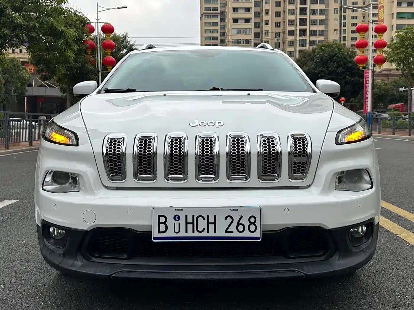 Jeep Cherokee 2016 2.4L Leading Edition — миниатюра 2