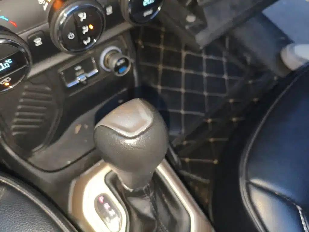 Jeep Renegade 2017 180T Automatic Performance Edition — миниатюра 15