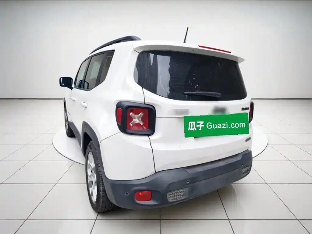 Jeep Renegade 2017 180T Automatic Performance Edition — миниатюра 4