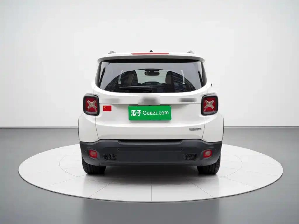 Jeep Renegade 2017 180T Automatic High-Performance Edition — миниатюра 3
