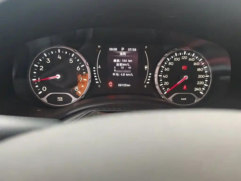 Jeep Renegade 2017 180T Automatic High-Performance Edition — миниатюра 8