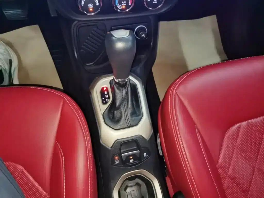 Jeep Renegade 2016 1.4T Automatic High-Performance Edition — миниатюра 14