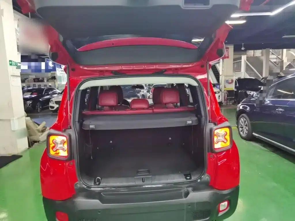 Jeep Renegade 2016 1.4T Automatic High-Performance Edition — миниатюра 19
