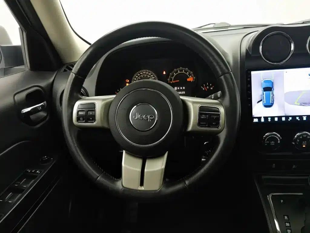 2014 Jeep Compass 2.4L Sport Edition — миниатюра 11