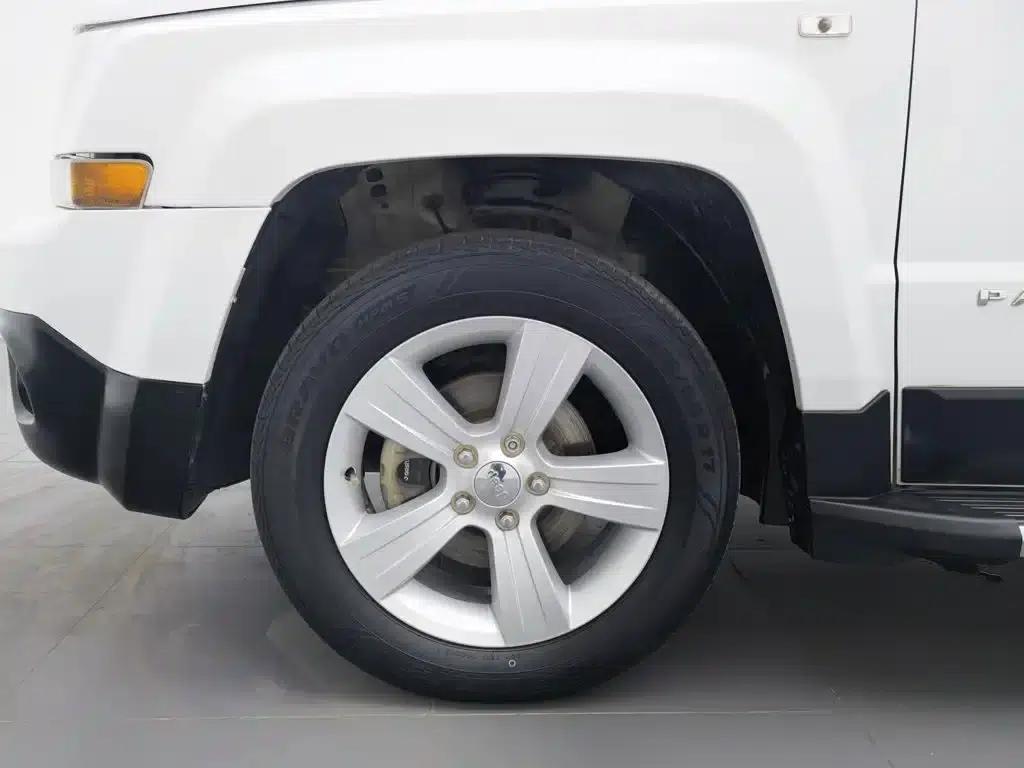 2014 Jeep Compass 2.4L Sport Edition — миниатюра 17