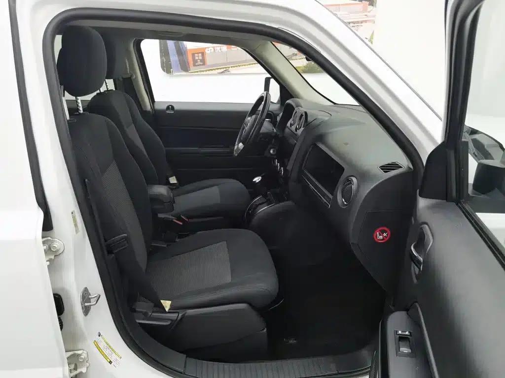 2014 Jeep Compass 2.4L Sport Edition — миниатюра 23